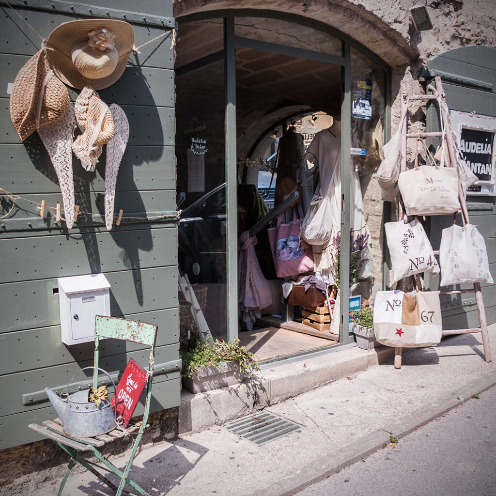 Photography Dreams | South of France photographs - Uzes Auslagen Zentrum